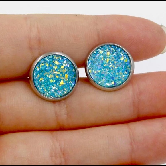 6 pair faux Austrian Crystal stainless stud - Picture 4 of 7